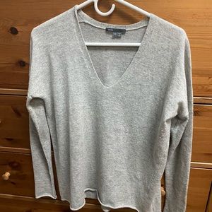 Vince cashmere V neck weekend sweater